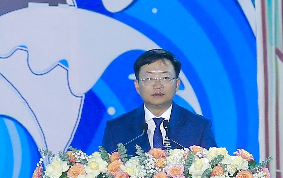 Chủ tịch UBND thị xã Nghi Sơn Nguyễn Thế Anh phát biểu tại lễ khai mạc