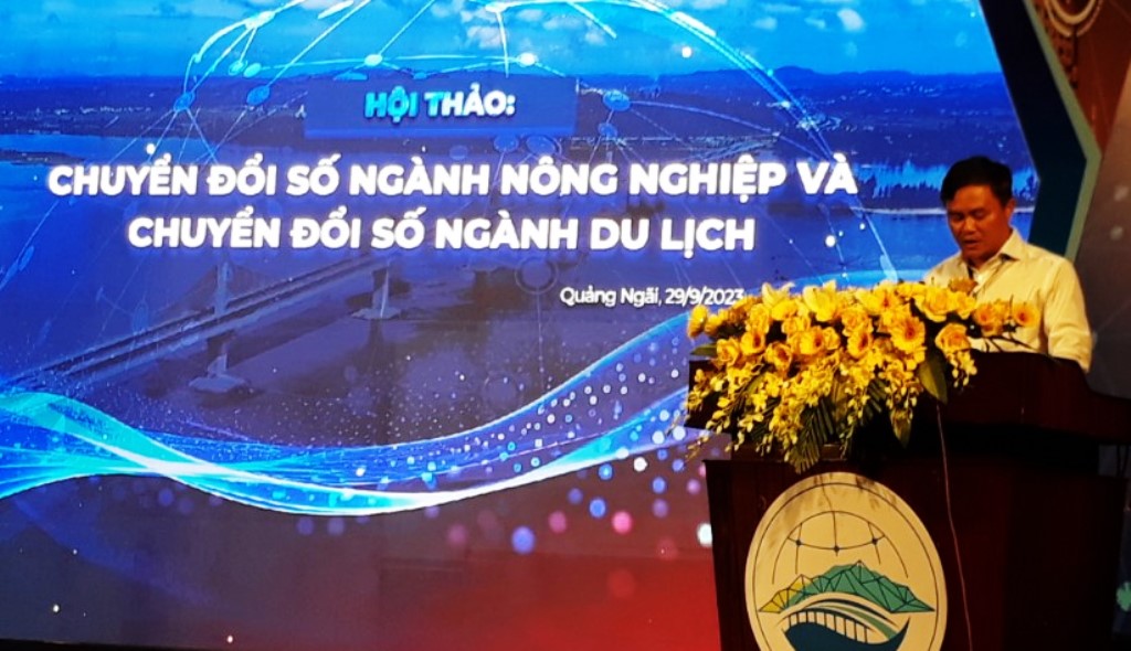 Giám đốc Sở Nông nghiệp và PTNT Hồ Trọng Phương trình bày “Thực trạng chuyển đổi số ngành nông nghiệp Quảng Ngãi”.
