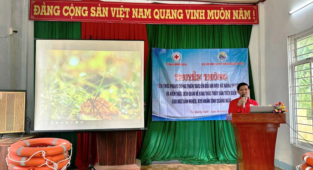 Ông Phạm Ngọc Thành, Chủ tịch Hội Chữ thập đỏ tỉnh Quảng Ngãi phát biểu khai mạc lớp truyền thông tại Tịnh Kỳ, TP Quảng Ngãi.