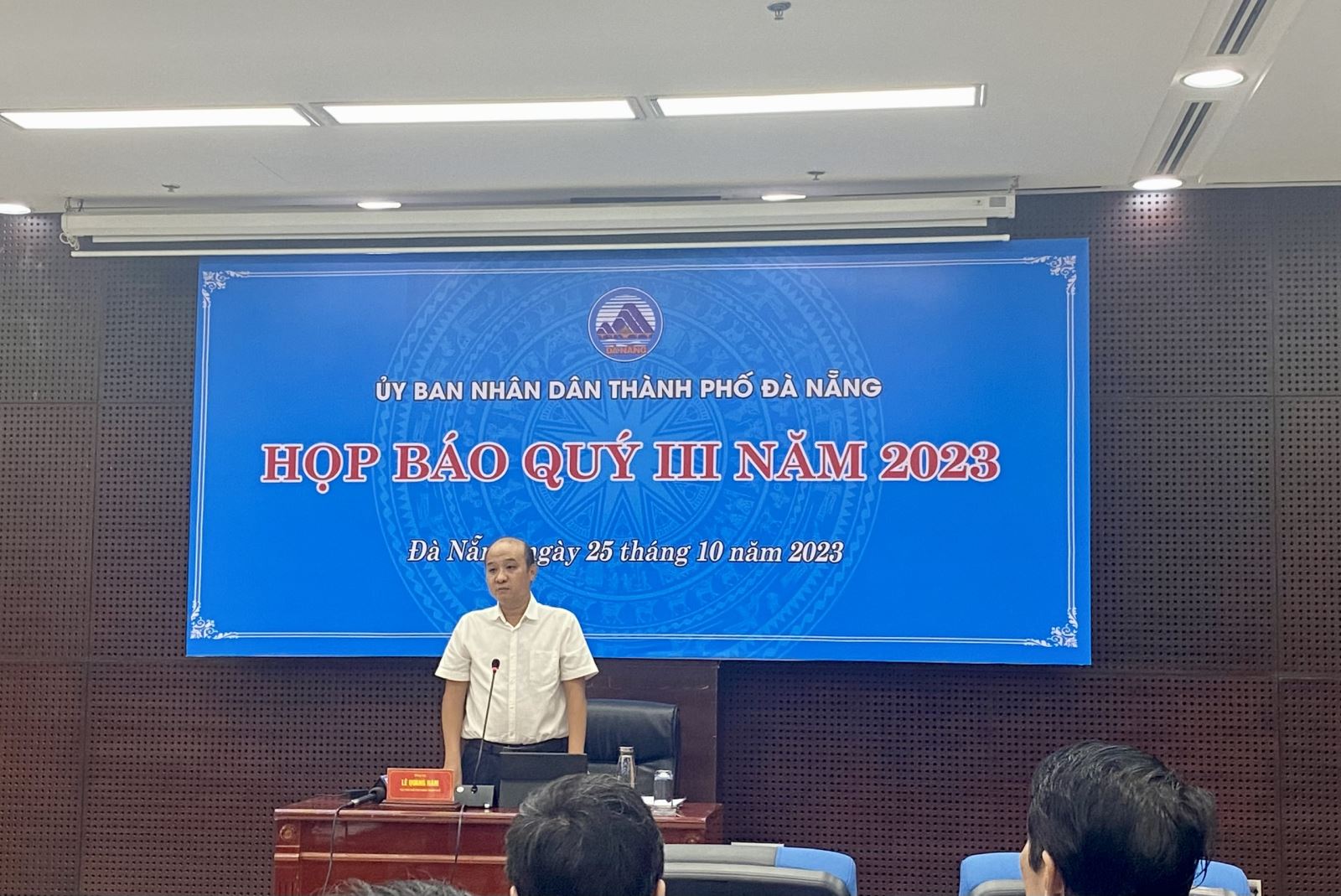 Ông Lê Quang Nam – Phó Chủ tịch UBND thành phố Đà Nẵng phát biểu chỉ đạo buổi họp báo.