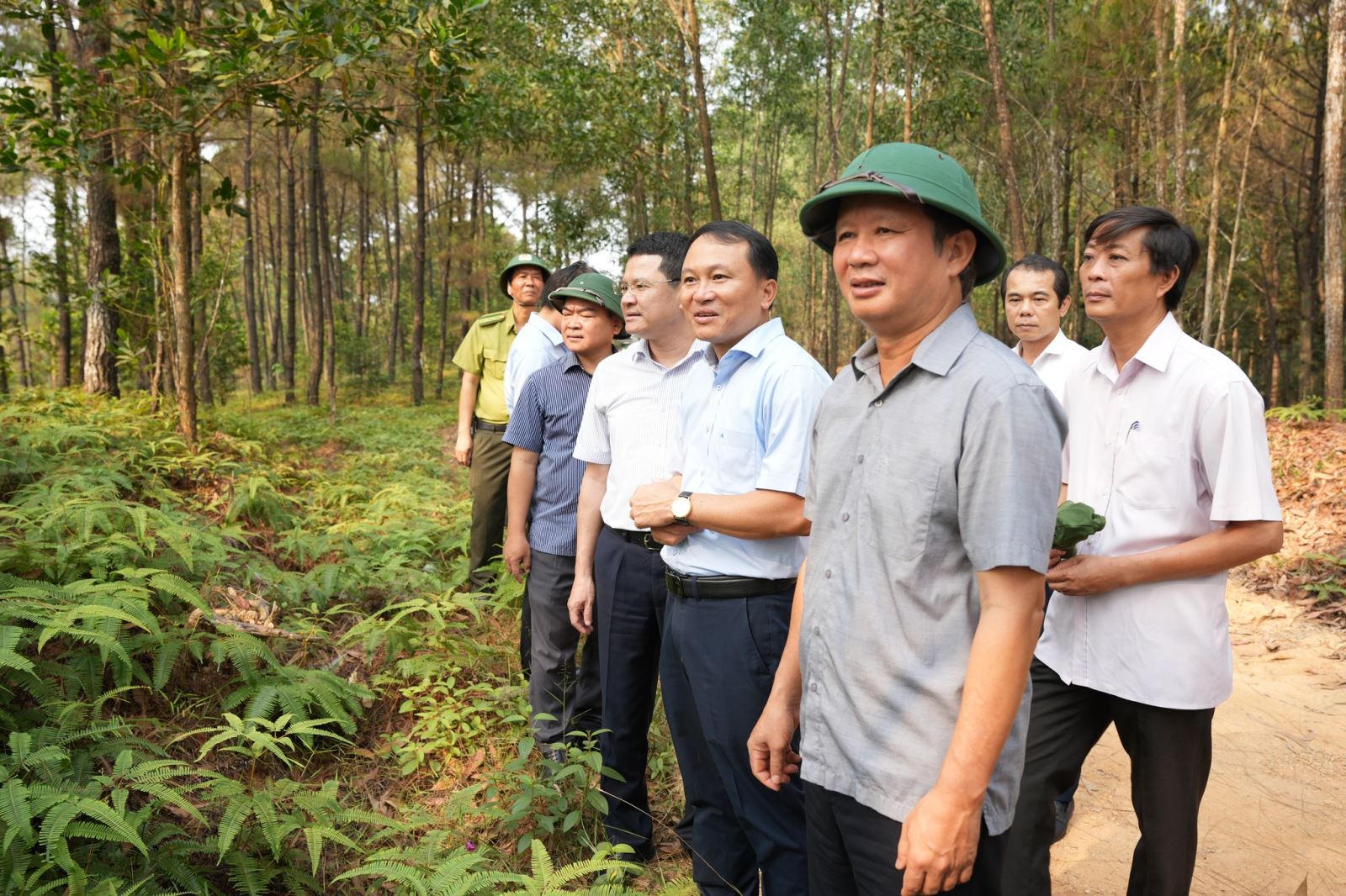 Bí thư Tỉnh ủy  Thừa Thiên Huế Lê Trường Lưu đi kiểm tra công tác bố trí lực lượng, phương tiện và công tác giảm vật liệu cháy trong phòng cháy rừng và triển khai các biện pháp lâm sinh phục vụ cho công tác PCCC rừng tại địa bàn vào ngày 17/4.