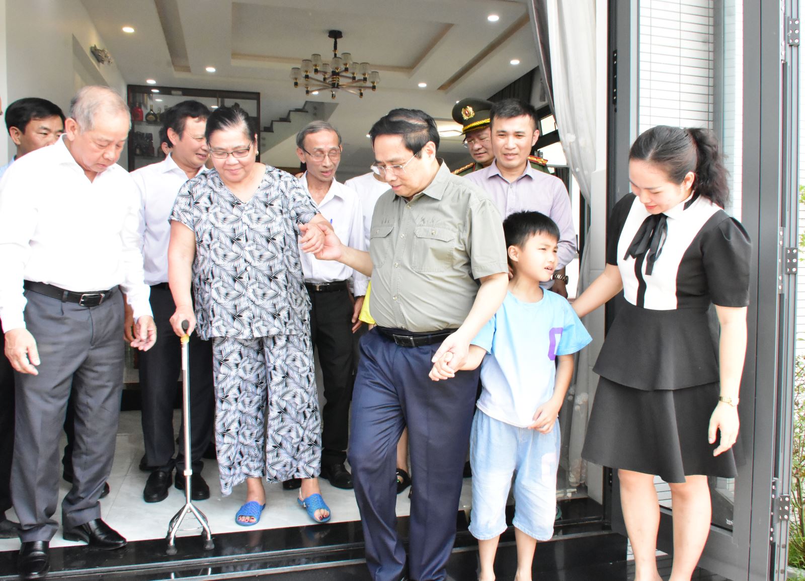 Thủ tướng Phạm Minh Chính yêu cầu chính quyền địa phương đảm bảo các mốc tiến độ đề ra, qua đó sớm hoàn thành dự án, trả lại nguyên trạng cho khu vực kinh thành Huế.