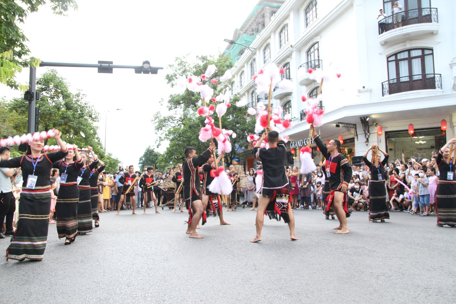Gần 400 nghệ nhân với 69 làng nghề tiêu biểu sẽ tụ hội tại Festival nghề truyền thống Huế 2023.