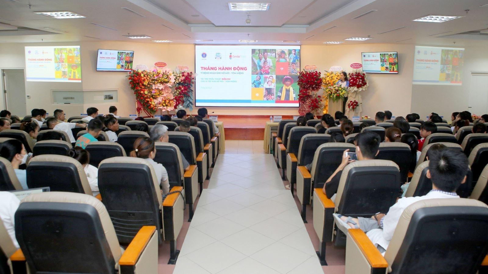 Bệnh viện Trung ương Huế đã cùng phối hợp với Smile Train tổ chức Lễ phát động “Tháng hành động vì trẻ em khe hở môi - vòm miệng”.