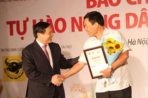 Phóng viên Kinh tế nông thôn giành 2 giải tại Giải báo chí toàn quốc Tự hào nông dân Việt Nam 2016 - 2017