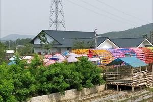 Công trình “khủng” xây dựng trên đất nông nghiệp ở xã Định Tân: Trách nhiệm thuộc về ai?