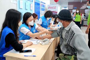 Doosan Vina đưa bác sĩ Hàn Quốc đến khám bệnh cho 1.500 người dân tỉnh Quảng Ngãi
