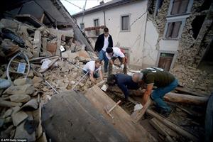 Động đất ở Italy, 159 người chết
