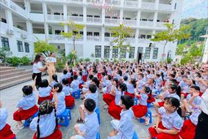 Lào Cai: Hơn 1.000 học sinh và giáo viên tiểu học hào hứng với buổi tuyên truyền Luật Giao thông đường bộ