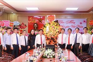 Lãnh đạo tỉnh Nghệ An chúc mừng Ngày Nhà giáo Việt Nam