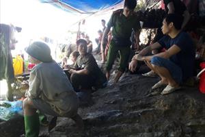 Bắt giữ 18 đối tượng khai thác vàng trái phép ở núi Pá Phay 