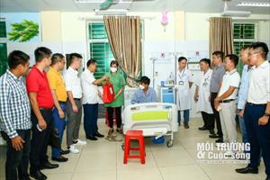 CLB Báo chí Bắc Ninh tại Hà Nội trao quà Trung thu cho các bệnh nhi