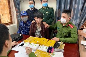 Hà Tĩnh: Bắt giữ đối tượng vận chuyển 30.000 viên ma túy