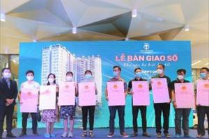 Vạn Xuân Group bàn giao sổ đợt 1 cho cư dân Happy One - Phú Hòa 