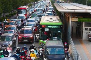 Bài học từ thất bại, nguy cơ “vỡ trận” tuyến buýt nhanh BRT: Hà Nội cần dẹp bỏ dự án sai phạm, lãng phí, gây bức xúc dư luận