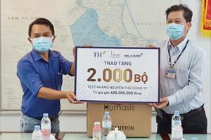 Tập đoàn TH trao tặng 2.000 bộ xét nghiệm nhanh Covid-19 góp sức chống dịch