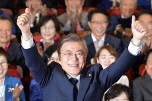 “Tân Tổng thống Hàn Quốc Moon Jae-in” muốn hòa giải với Triều Tiên