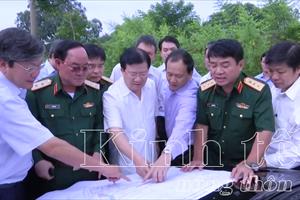 Phó Thủ tướng Trịnh Đình Dũng làm việc với Cảng Hàng không Quốc tế Tân Sơn Nhất