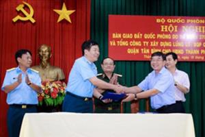 Bộ Quốc phòng bàn giao khu đất hơn 7.300m2 quanh sân bay Tân Sơn Nhất cho TP. HCM