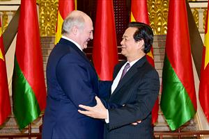 Thủ tướng hội kiến Tổng thống Belarus