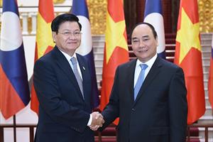 Thủ tướng hội đàm với Thủ tướng Lào