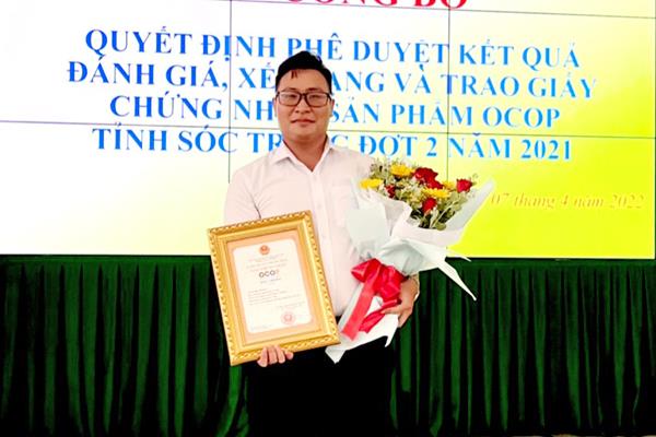 Giải thưởng Lương Định Của cho chàng trai khởi nghiệp với tranh lá bồ đề