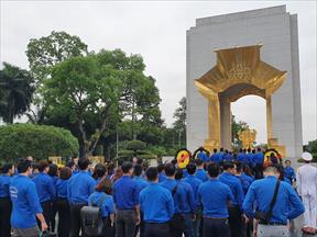 Đoàn Bộ Nông nghiệp và PTNT dâng hương tại Đài tưởng niệm các Anh hùng liệt sĩ Bắc Sơn