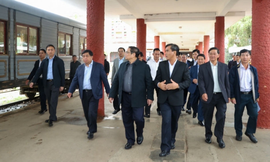 Thủ tướng Phạm Minh Chính và đoàn công tác thăm Ga Đà Lạt
