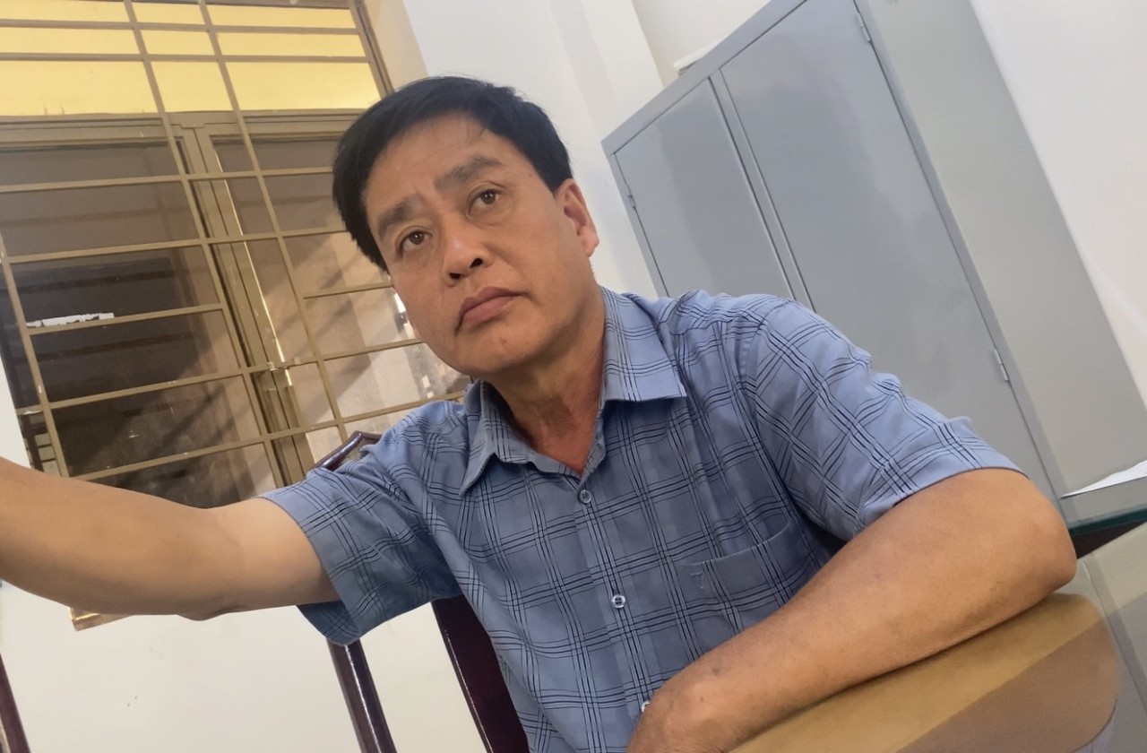 Ông Ma Văn Hoàn - Chủ tịch UBND xã Đắk Liêng cho phóng viên biết, đã xử phạt nhưng khai thác đất trái phép để làm đường vẫn tiếp diễn