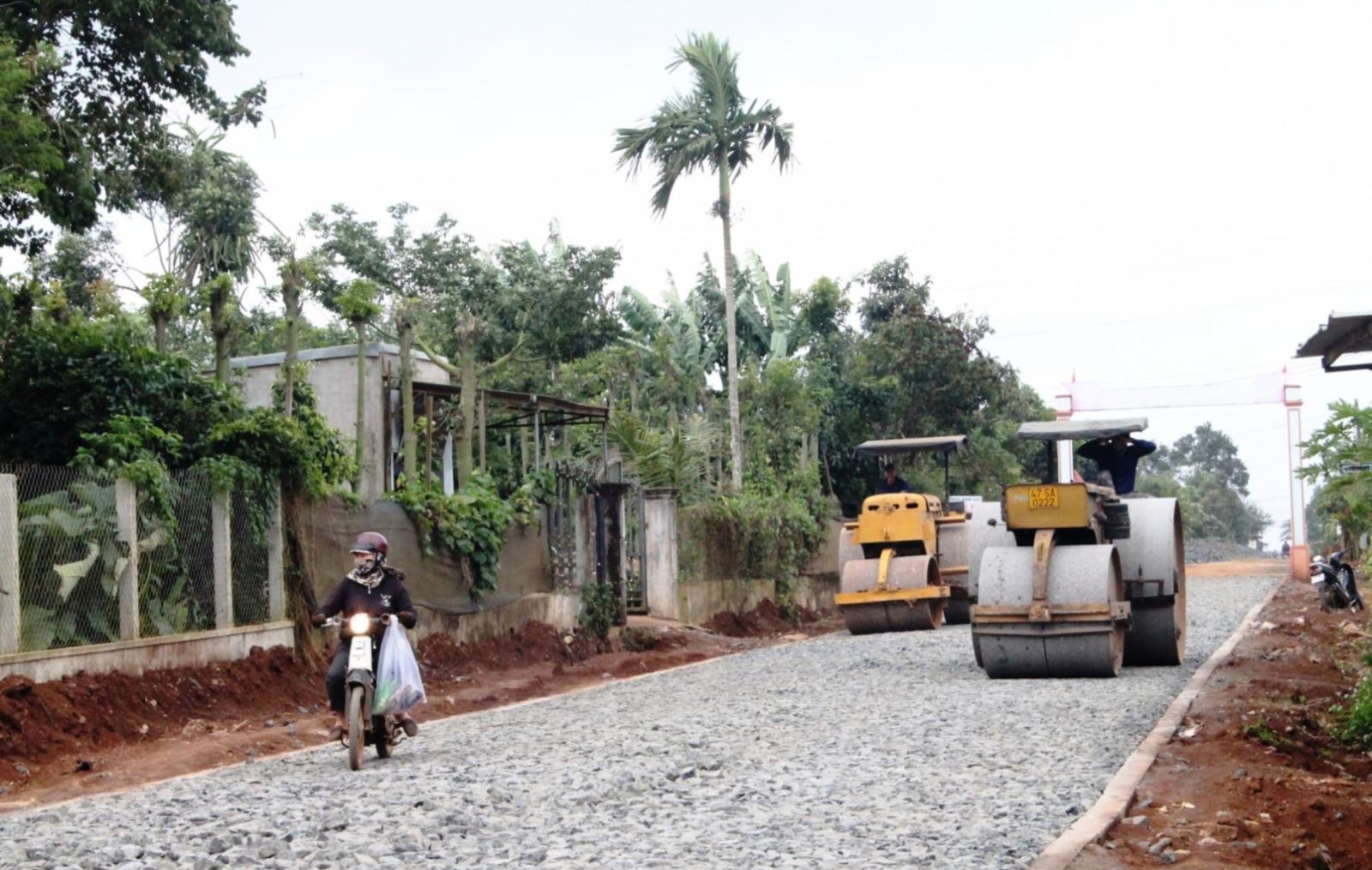 Xây dựng đường nông thôn mới tại xã Cư Bao