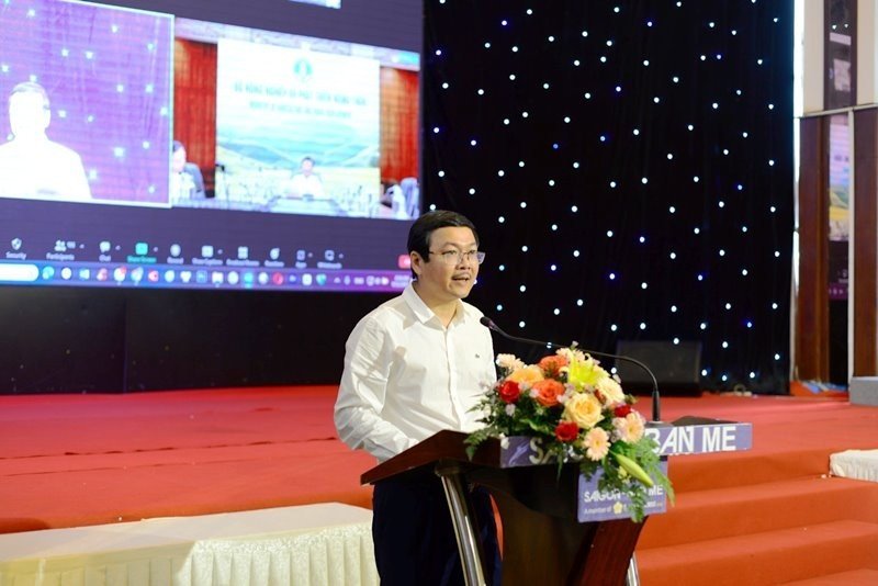 Ông Nguyễn Ngọc Thạch, Tổng biên tập Báo Nông nghiệp Việt Nam, Tổ trưởng Tổ Tổ Điều hành Diễn đàn Kết nối nông sản 970 phát biểu tại diễn đàn