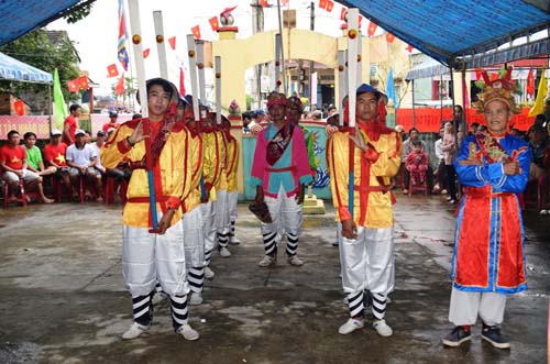 Ngư dân làm lễ cầu ngư ở xã Tam Quang, huyện Núi Thành, tỉnh Quảng Nam.