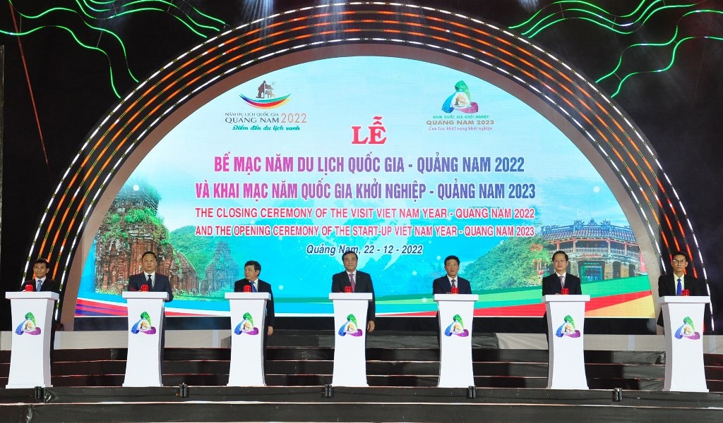 Đại diện Lãnh đạo các bộ, ngành Trung ương và tỉnh Quảng Nam ấn nút khởi động Năm quốc gia khởi nghiệp 2023
