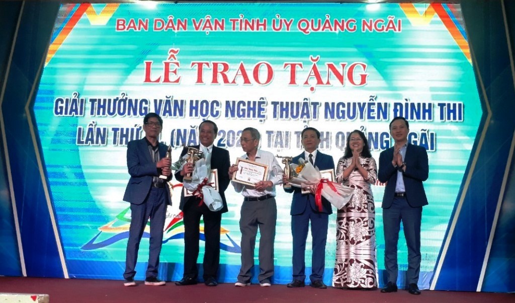 Giải thưởng VHNT Nguyễn Đình Thi được trao tại Quảng Ngãi cho 3 nhạc sĩ nổi tiếng của miền Trung. 