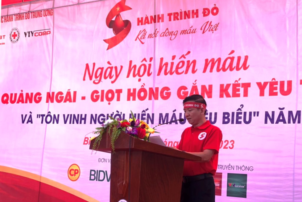 Chủ tịch Hội Chữ thập đỏ tỉnh Quảng Ngãi Phạm Ngọc Thành phát biểu tại Chương trình