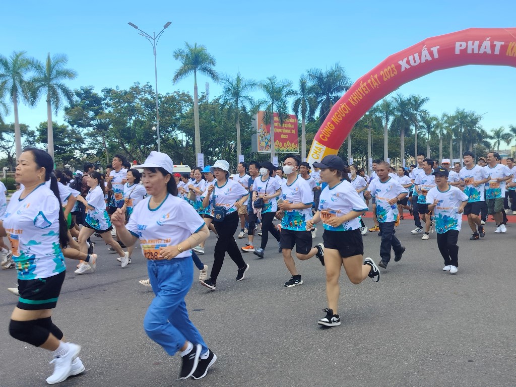 Sự kiện chạy bộ “Không khoảng cách - Không giới hạn” diễn ra sáng nay (23/9) tại TP. Tam Kỳ, Quảng Nam
