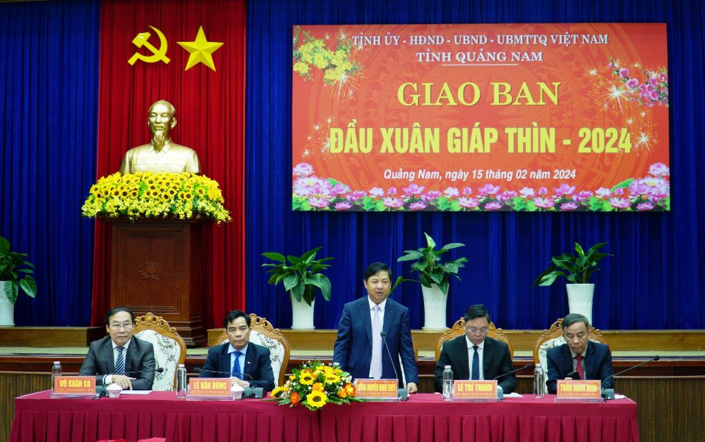 Lãnh đạo tỉnh Quảng Nam chủ trì Hội nghị giao ban đầu năm