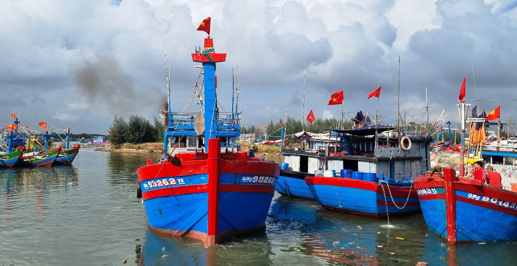 Tàu thuyền của ngư dân Bình Châu “mở của biển” năm mới