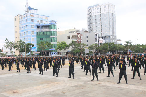 Hơn 2000 cán bộ, chiến sĩ lực lượng vũ trang tham gia buổi tổng diễn tập