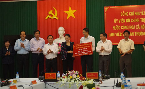 Trao 20 tỷ đồng từ nguồn xã hội hóa cho huyện Lý Sơn để xây dựng chợ trung tâm huyện