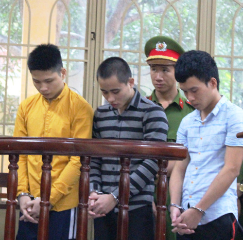  Các bị cáo tại TAND tỉnh Quảng Nam sáng 14/9.