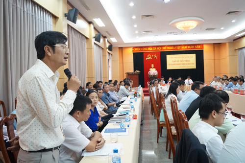 Các doanh nghiệp trên địa bàn tỉnh Quảng Ngãi phản ánh những khó khăn vướng mắc với lãnh đạo tỉnh.
