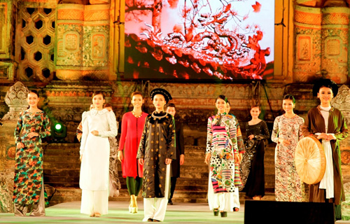 Lễ hội áo dài tỏa sáng tại Festival Huế 2016