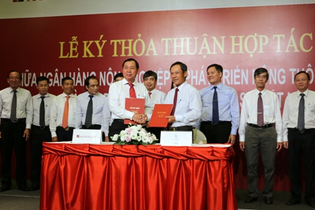 Agribank ký thỏa thuận hợp tác toàn diện với Tập đoàn công nghiệp cao su Việt Nam