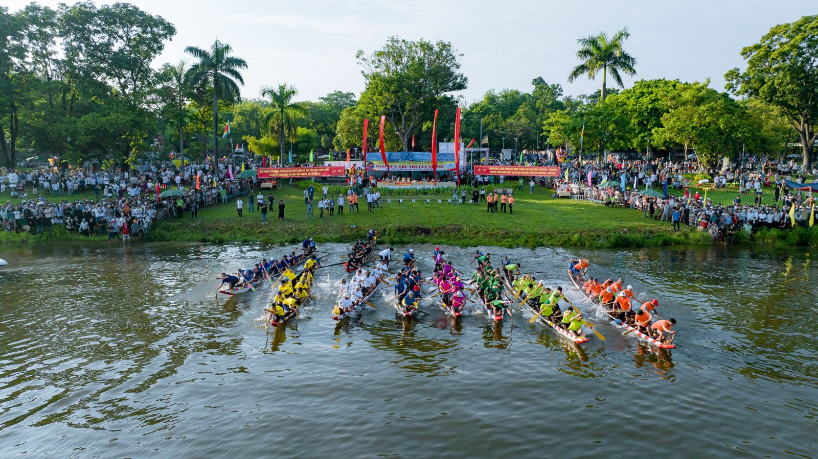 Giải đua ghe truyền thống tỉnh Thừa Thiên- Huế lần thứ 34 năm 2023.