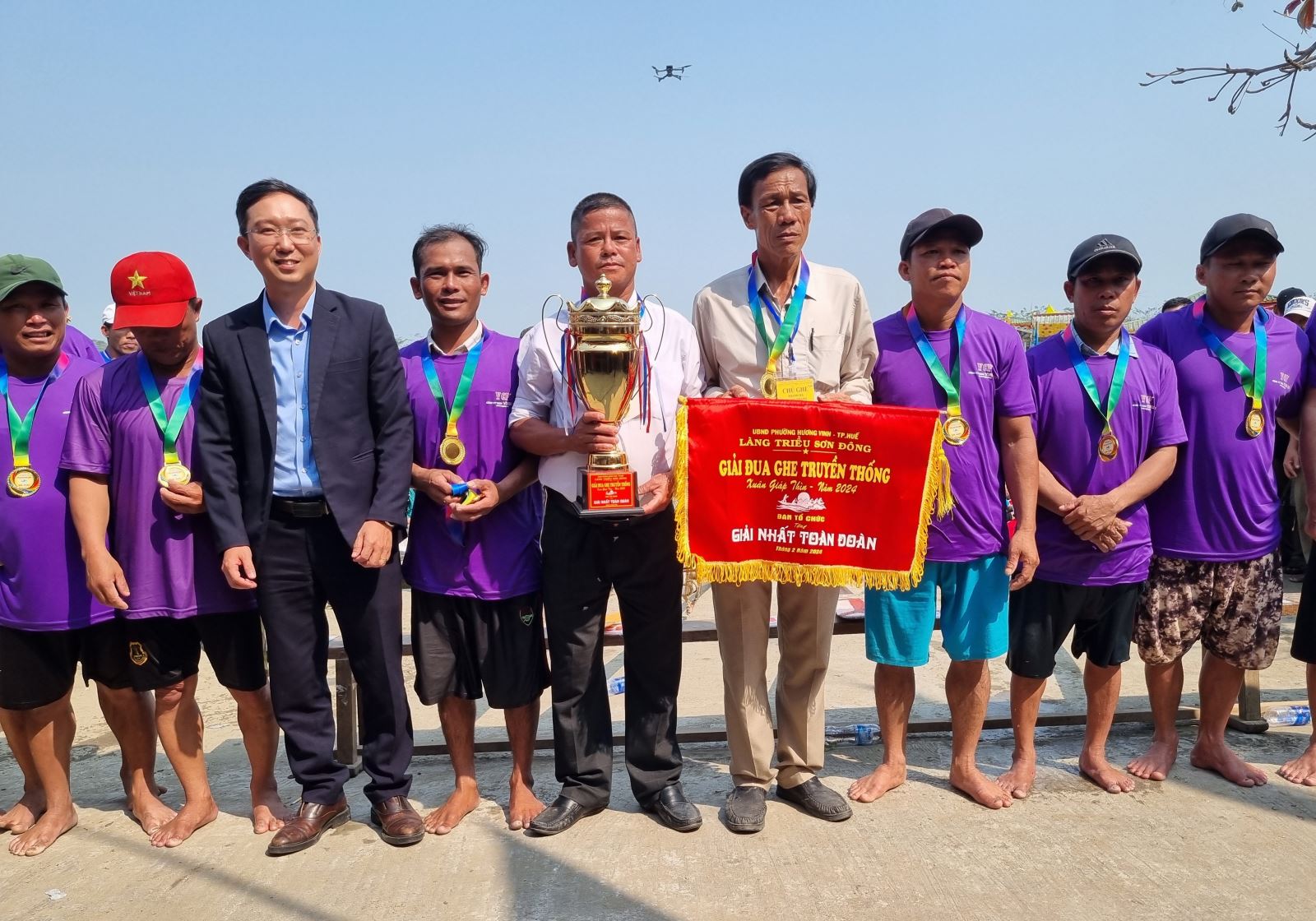 Giải nhất toàn đoàn cho đội ghe Thanh Hà, xã Quảng Thành, huyện Quảng Điền.