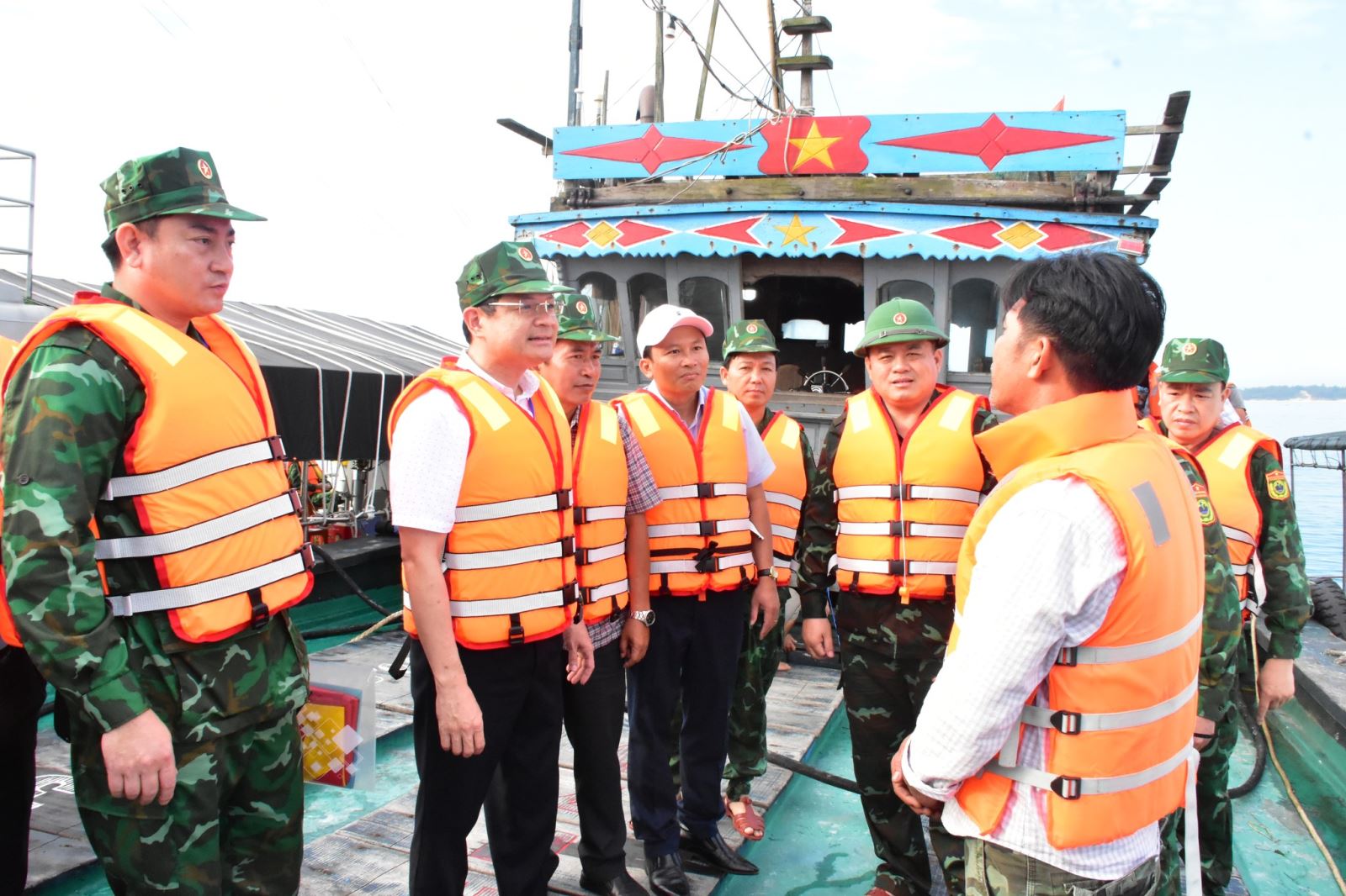Đoàn công tác liên ngành của tỉnh Thừa Thiên- Huế đã đi kiểm tra thực hiện chống khai thác IUU trên vùng biển tỉnh Thừa Thiên- Huế