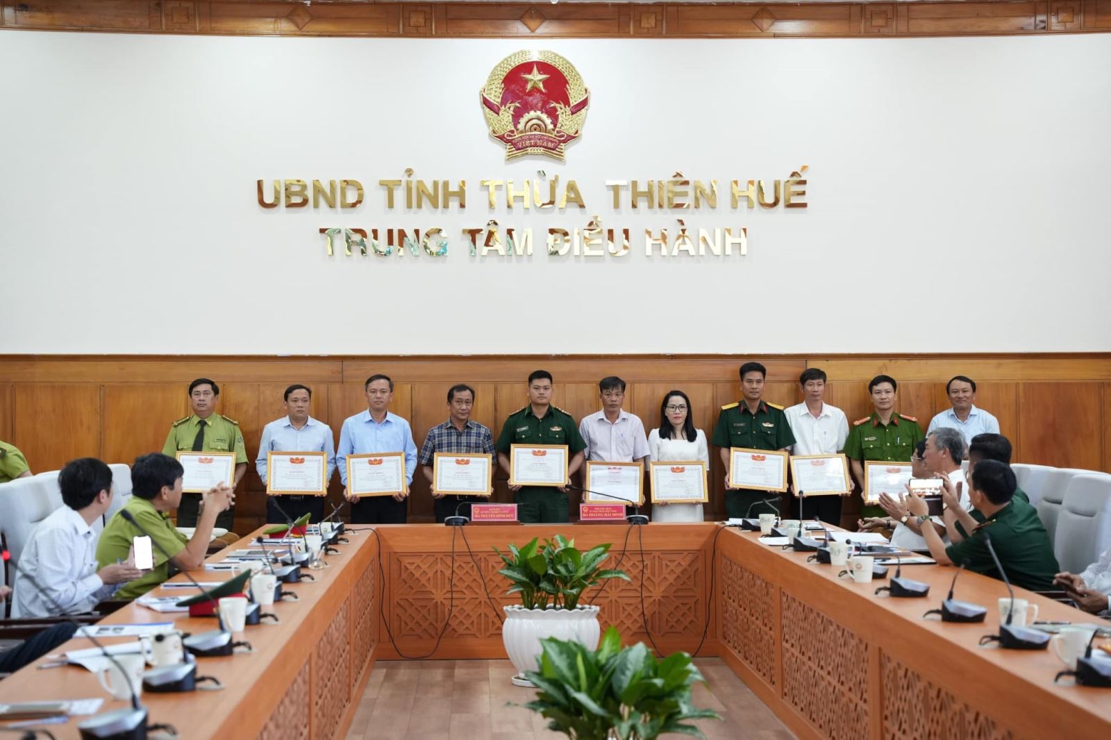 Tỉnh Thừa Thiên- Huế tặng bằng khen cho các cá nhân, tập thể thực hiện tốt công tác PCCCR ở địa phương năm 2022.