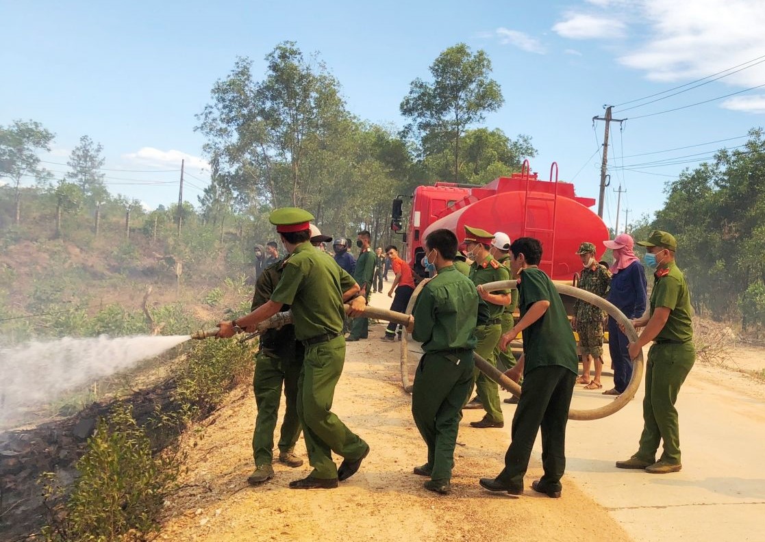 Ngành chức năng Thừa Thiên- Huế đã chủ động nhiều phương án trước hiện tượng El Nino kéo dài ảnh hưởng trong công tác phòng cháy, chữa cháy rừng.