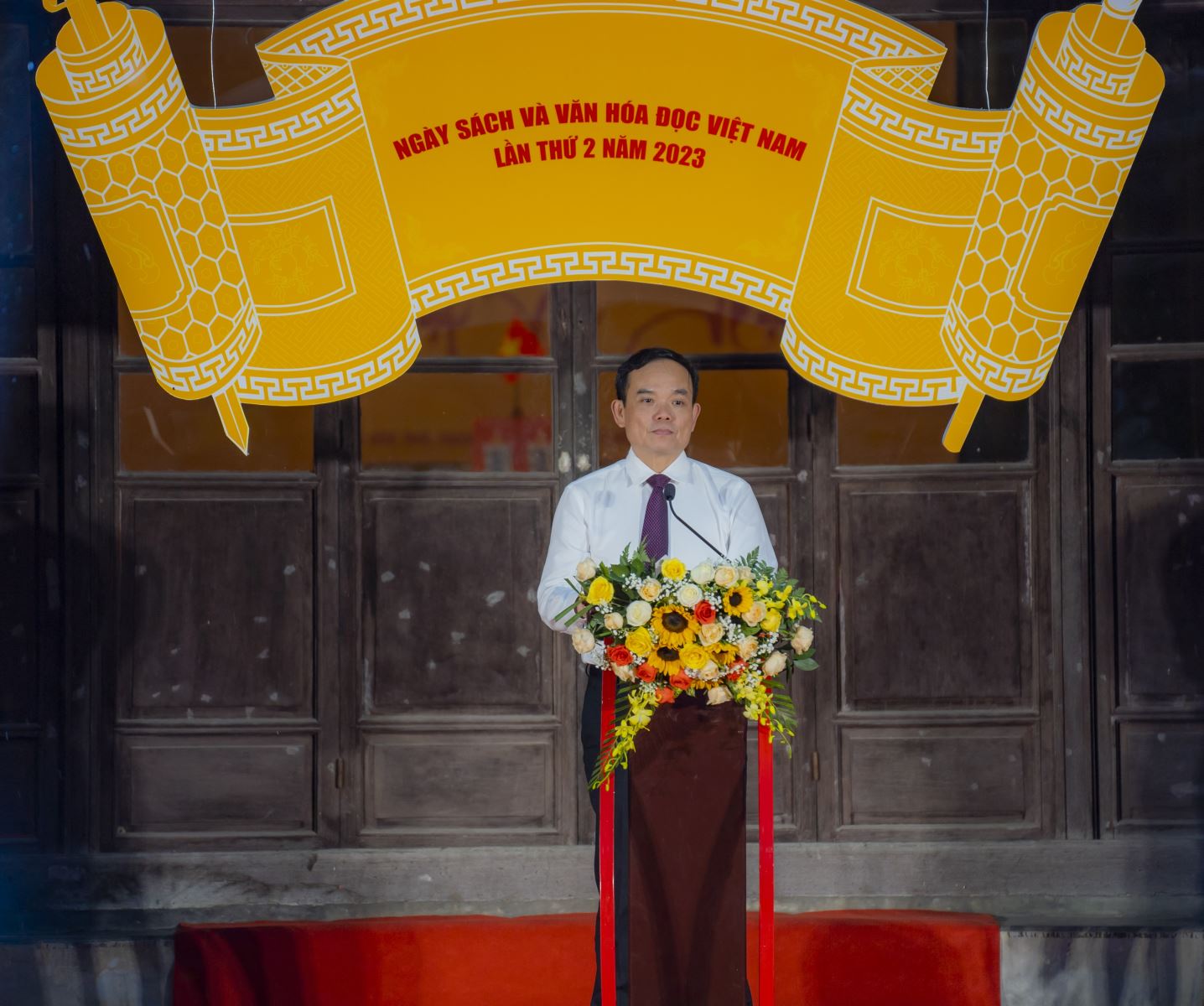 Phó Thủ tướng Trần Lưu Quang yêu cầu các cơ quan ban, ngành đẩy mạnh phát triển văn hóa đọc, đưa sách vào cộng đồng.